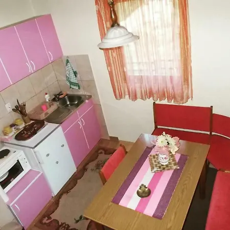 Holiday home Vikendica Planinska Kuca Raso *